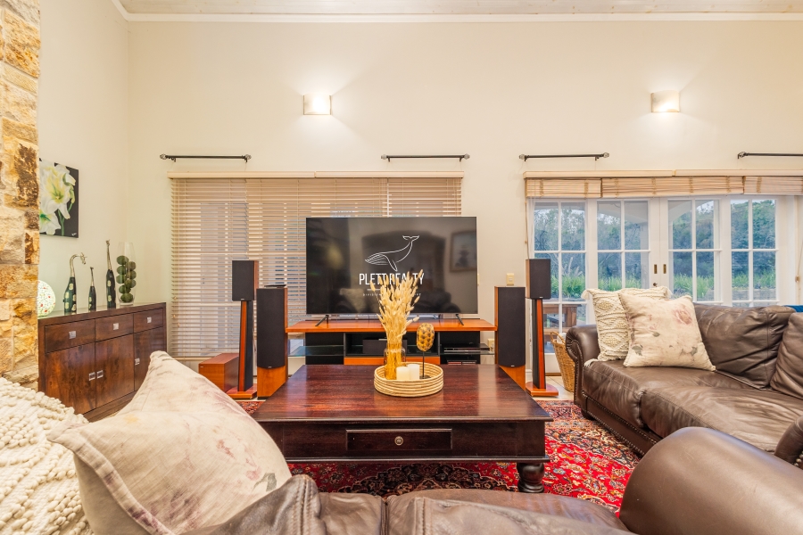 4 Bedroom Property for Sale in Schoongezicht Western Cape